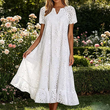 Weisses Sommerkleid mit Lochstickerei & V-Ausschnitt – Luftiges Damenkleid für Gartenpartys & Hochzeiten