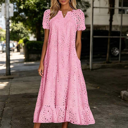Weisses Sommerkleid mit Lochstickerei & V-Ausschnitt – Luftiges Damenkleid für Gartenpartys & Hochzeiten