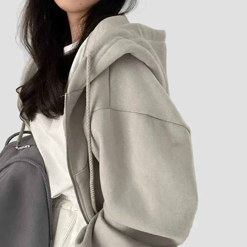 Cropped hoodie with loose fit for everyday wear
